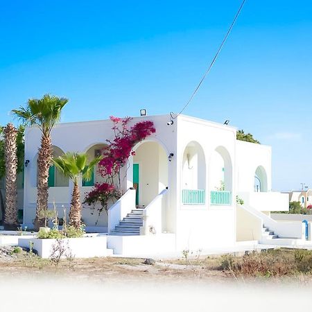 Kamari Beach Houses With Balcony And Garden Eksteriør bilde