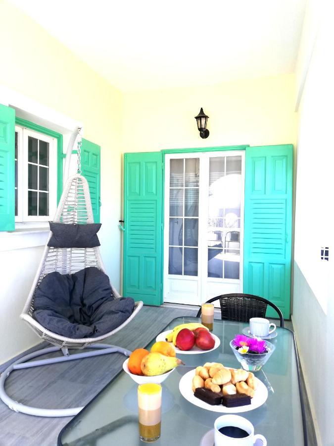 Kamari Beach Houses With Balcony And Garden Eksteriør bilde