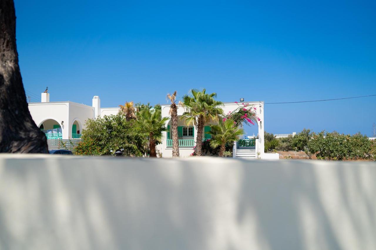 Kamari Beach Houses With Balcony And Garden Eksteriør bilde